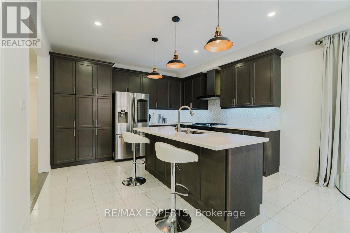 43 Lewis Avenue, Bradford West Gwillimbury, Ontario  L3Z 0X2 - Photo 17 - N12822454