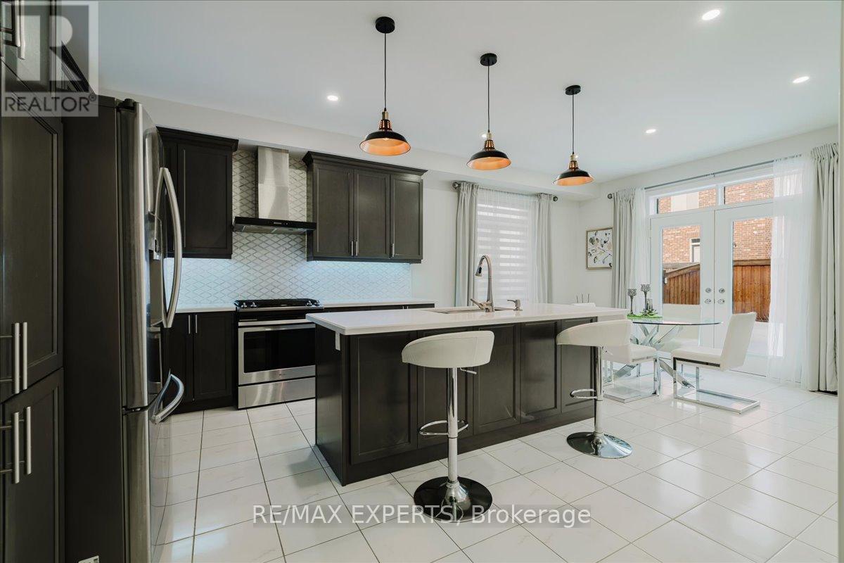 43 Lewis Avenue, Bradford West Gwillimbury, Ontario  L3Z 0X2 - Photo 19 - N12822454