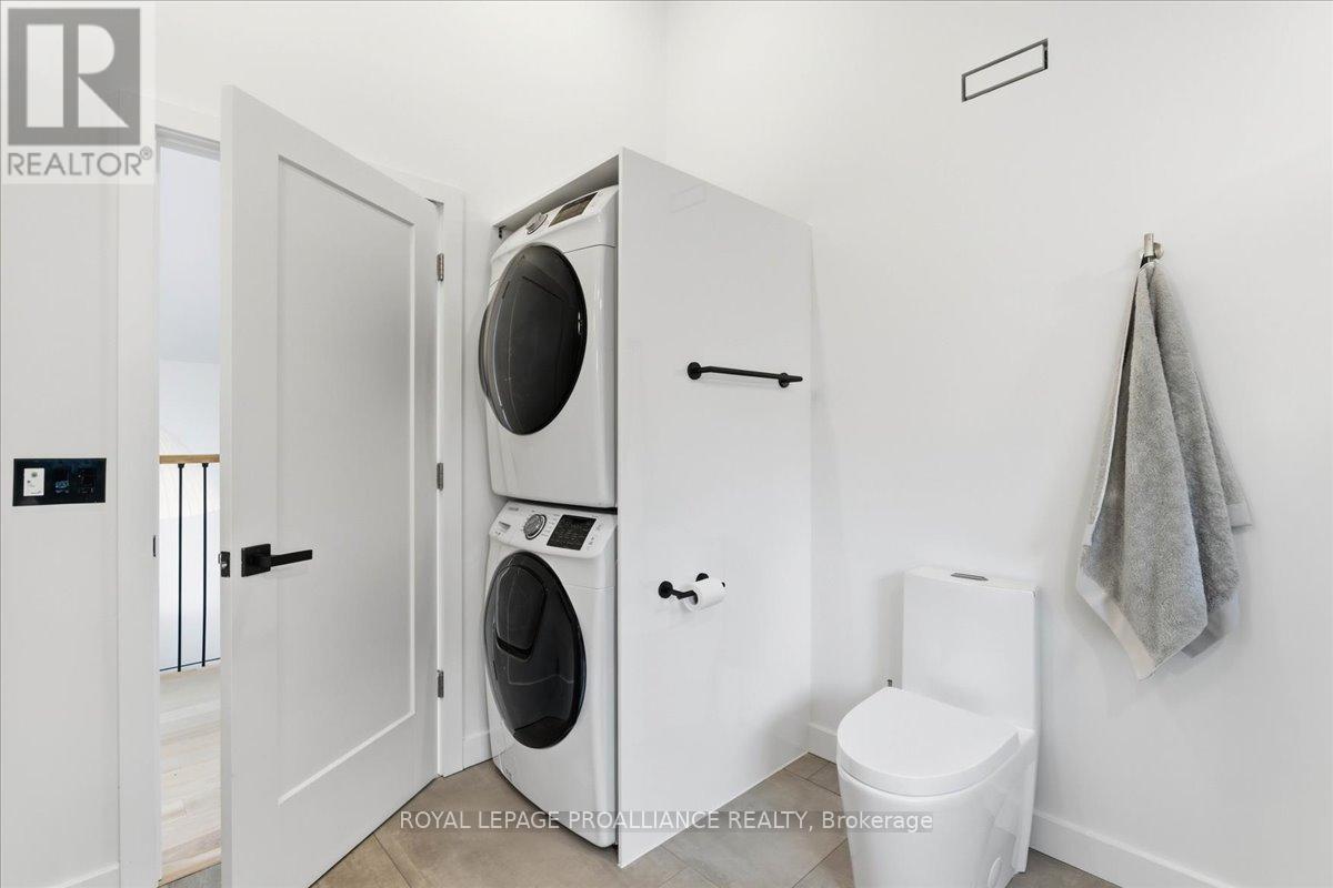 372 Prinyers Cove Crescent, Prince Edward County (North Marysburg Ward), Ontario  K0K 2T0 - Photo 26 - X12736504