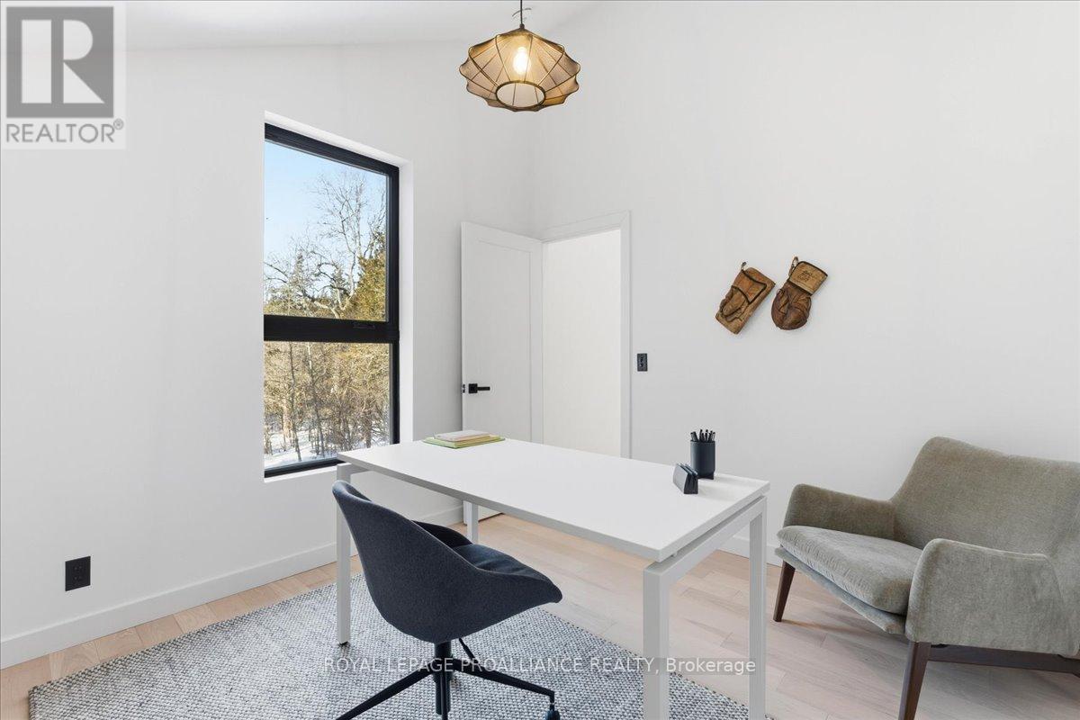 372 Prinyers Cove Crescent, Prince Edward County (North Marysburg Ward), Ontario  K0K 2T0 - Photo 21 - X12736504