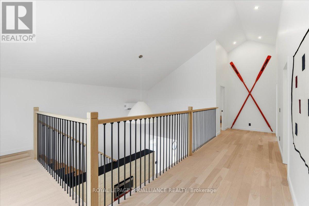 372 Prinyers Cove Crescent, Prince Edward County (North Marysburg Ward), Ontario  K0K 2T0 - Photo 20 - X12736504