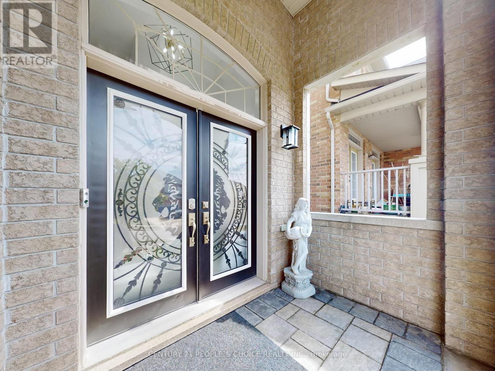 29 Young Drive, Brampton, Ontario  L6Y 0P4 - Photo 4 - W12823800