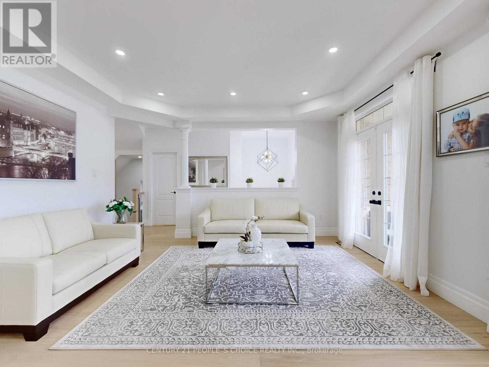 29 Young Drive, Brampton, Ontario  L6Y 0P4 - Photo 6 - W12823800