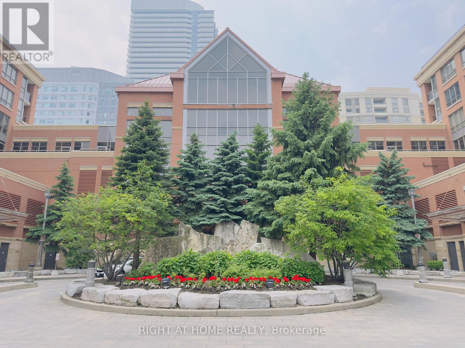 2906 - 4090 Living Arts Drive, Mississauga, Ontario L5B 4M8 - Photo 2 - W12823826