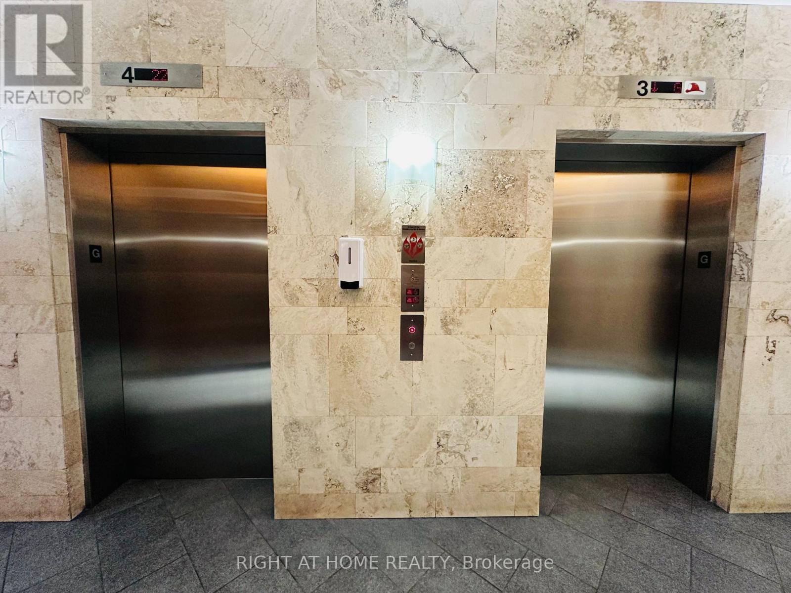 2906 - 4090 Living Arts Drive, Mississauga, Ontario L5B 4M8 - Photo 4 - W12823826