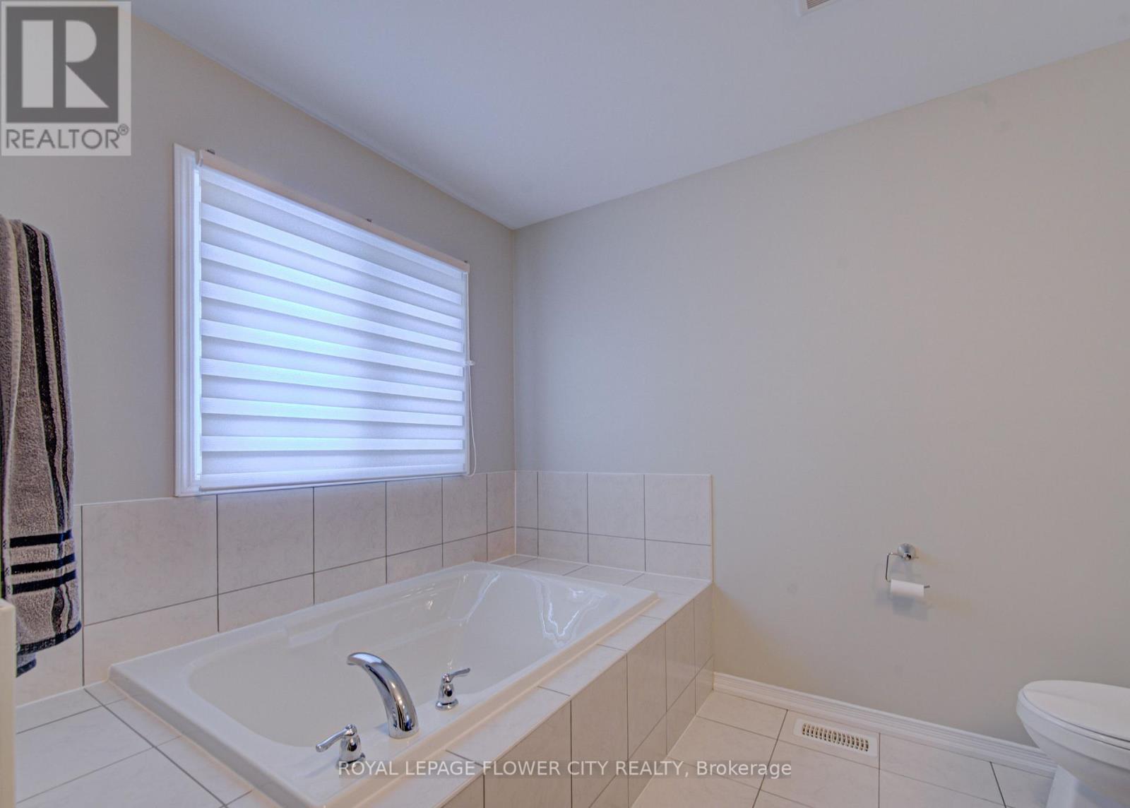 20 Munro Circle, Brantford, Ontario  N3T 0R2 - Photo 38 - X12820142