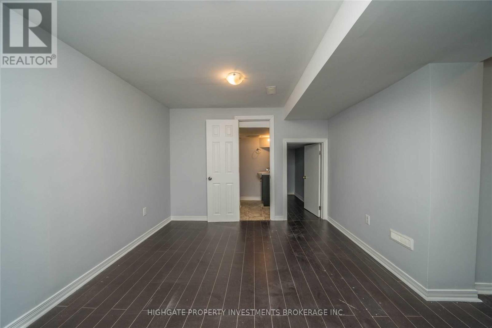 Lower - 40 Trumpet Valley Boulevard, Brampton, Ontario  L7A 3N8 - Photo 4 - W12823846