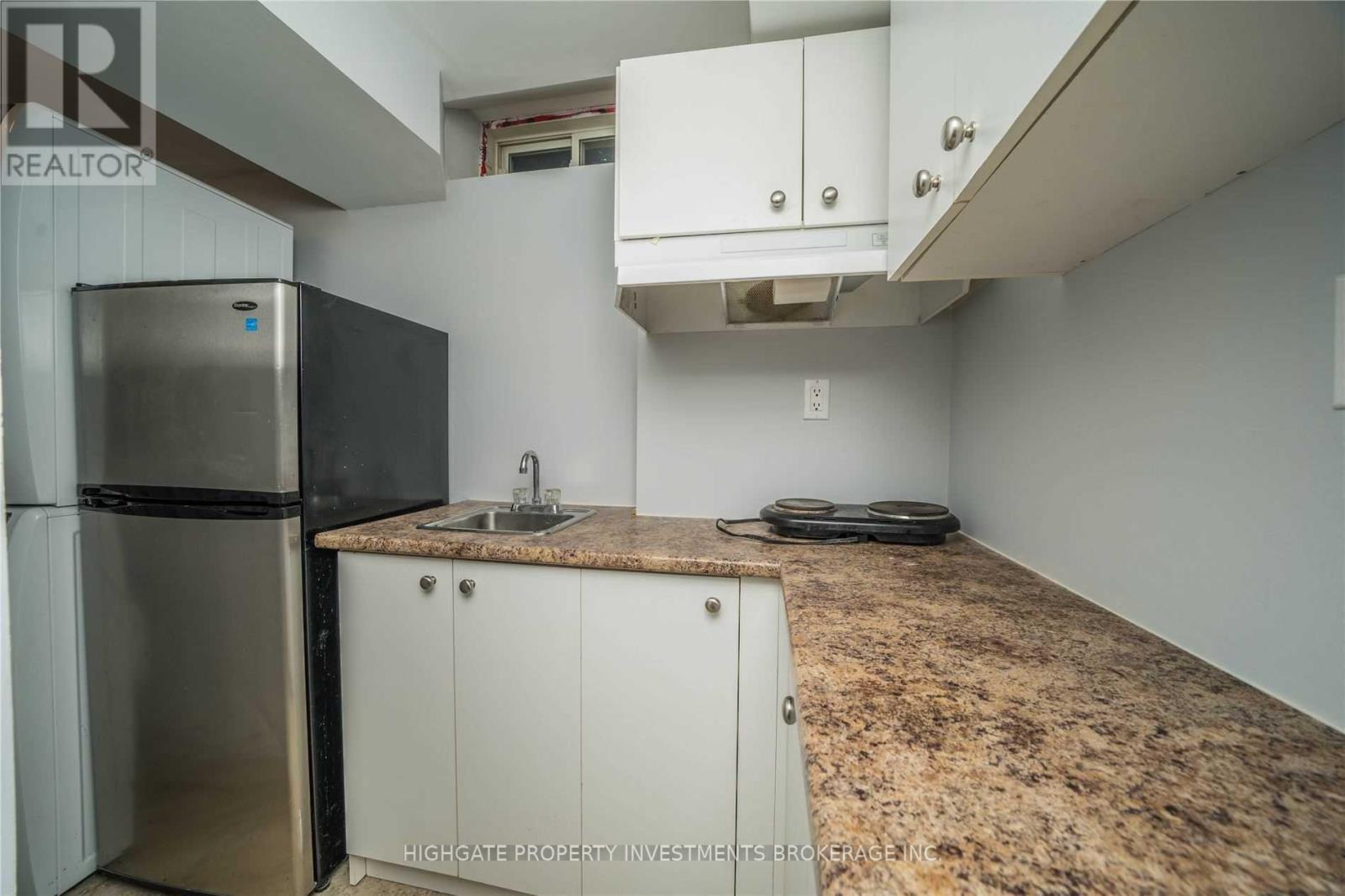 Lower - 40 Trumpet Valley Boulevard, Brampton, Ontario  L7A 3N8 - Photo 5 - W12823846