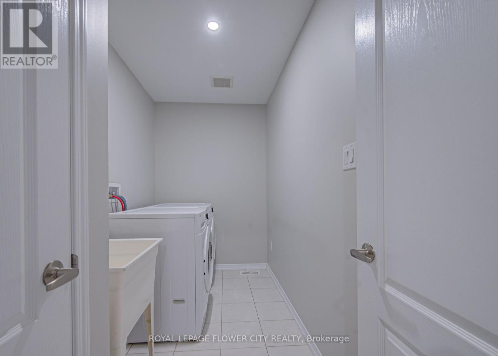 20 Munro Circle, Brantford, Ontario  N3T 0R2 - Photo 33 - X12820142