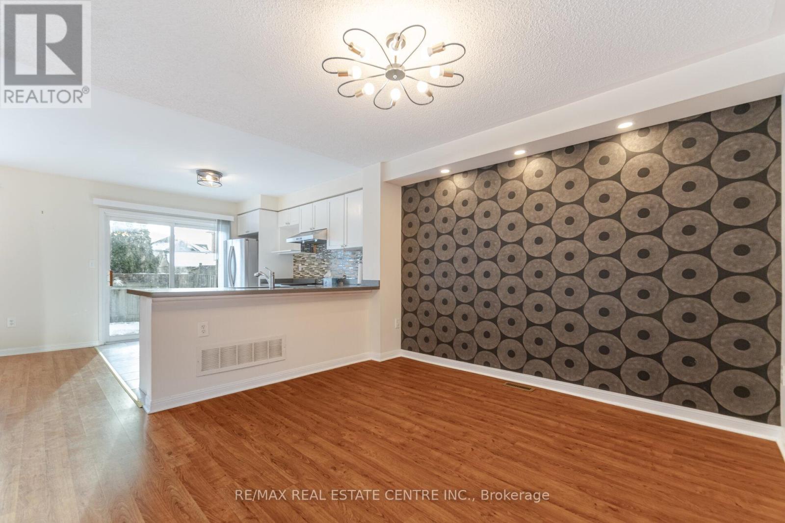 454 Collis Court, Milton, Ontario  L9T 5N1 - Photo 7 - W12823906