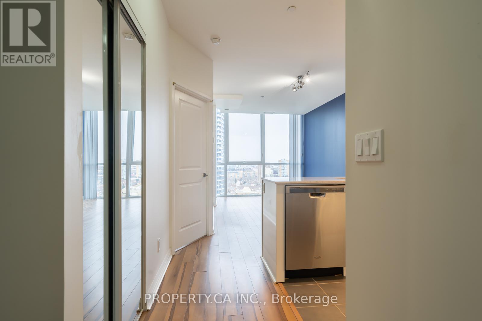 2103 - 55 Eglinton Avenue W, Mississauga, Ontario  L5R 0E4 - Photo 12 - W12823918