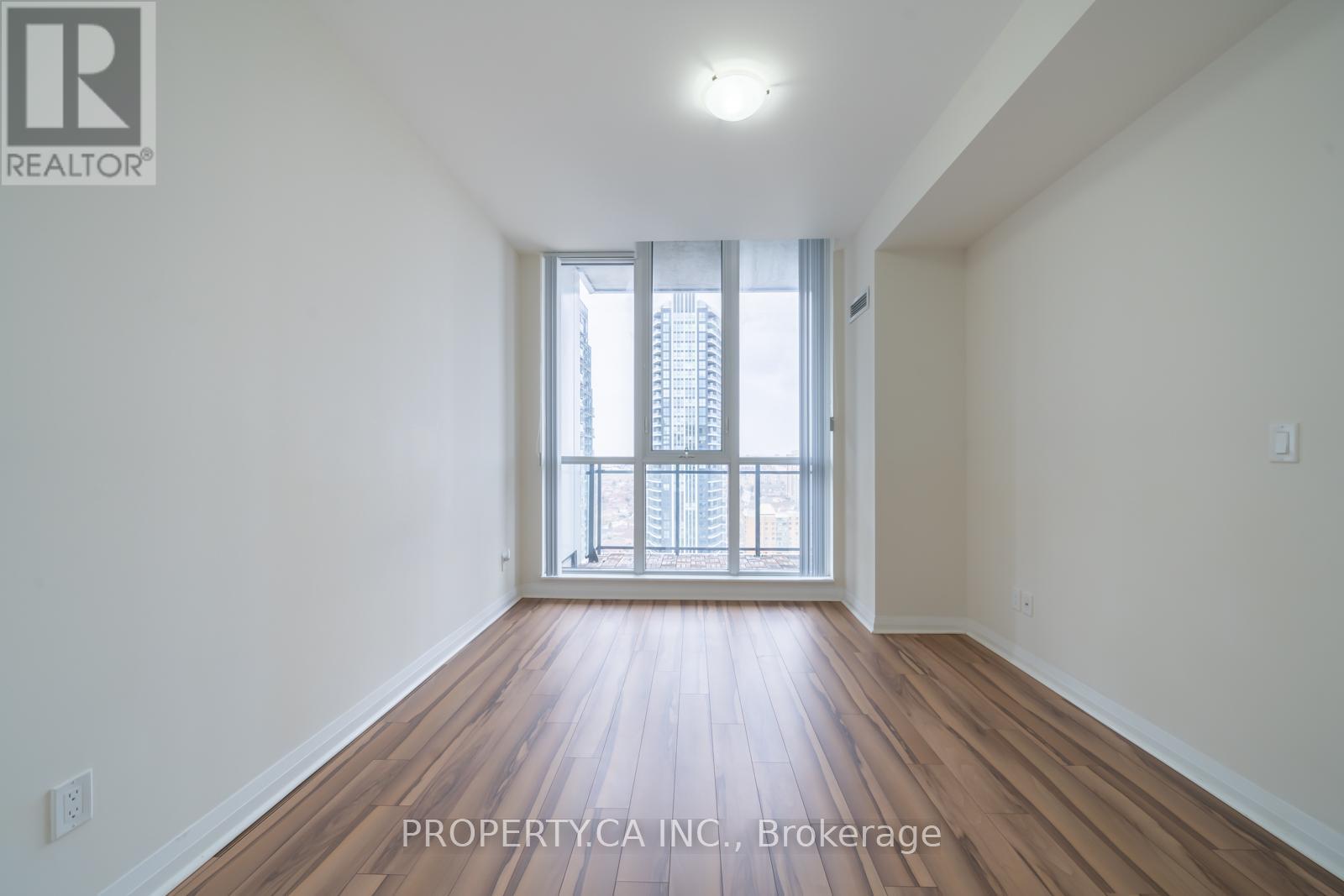 2103 - 55 Eglinton Avenue W, Mississauga, Ontario  L5R 0E4 - Photo 13 - W12823918