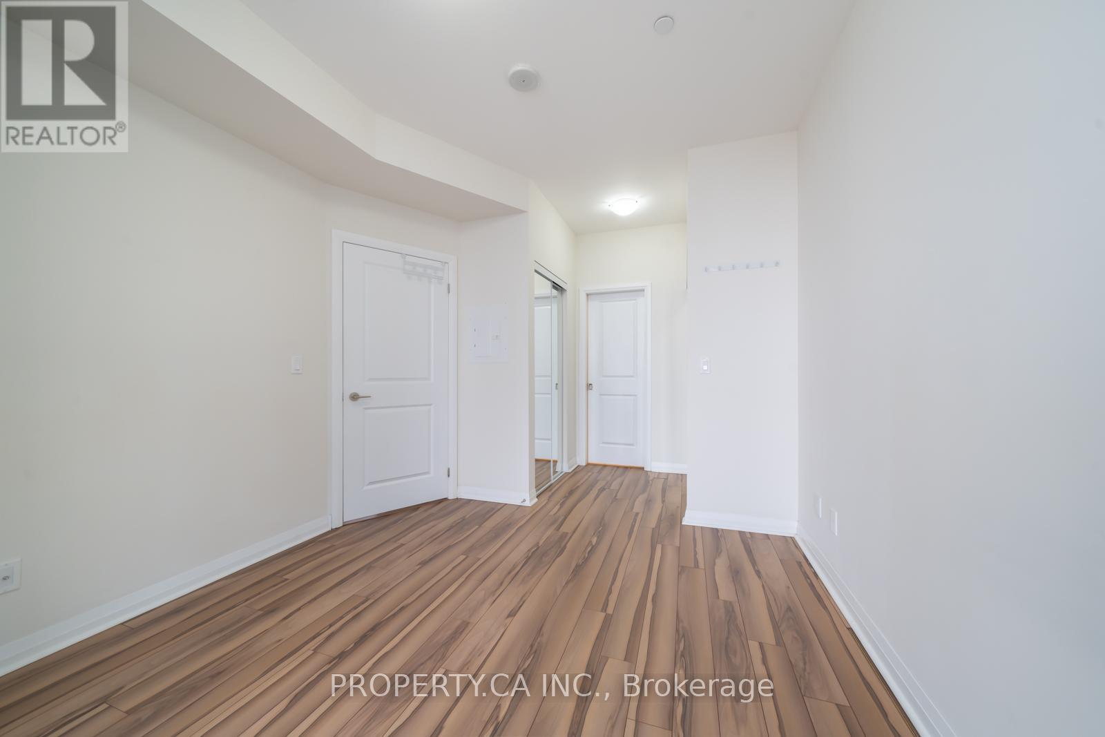 2103 - 55 Eglinton Avenue W, Mississauga, Ontario  L5R 0E4 - Photo 15 - W12823918