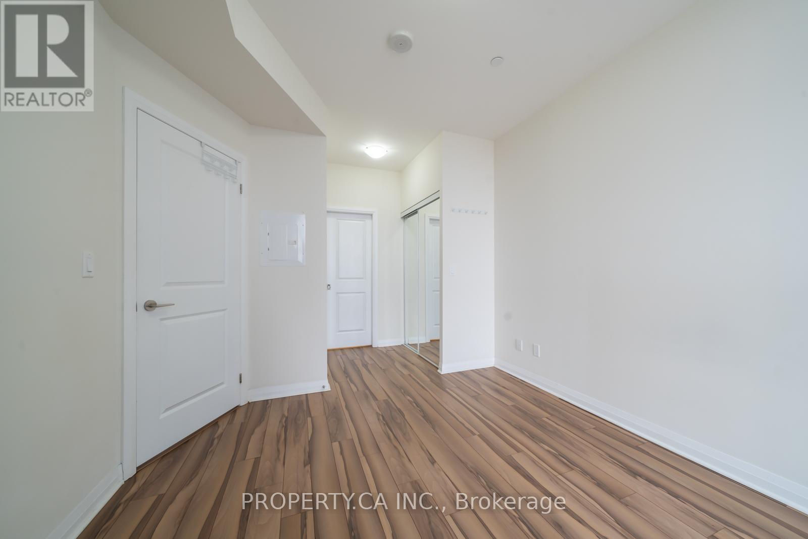 2103 - 55 Eglinton Avenue W, Mississauga, Ontario  L5R 0E4 - Photo 16 - W12823918