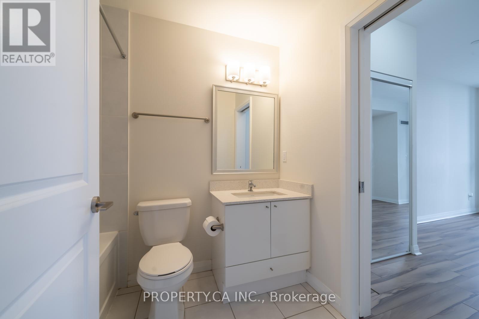 2103 - 55 Eglinton Avenue W, Mississauga, Ontario  L5R 0E4 - Photo 18 - W12823918