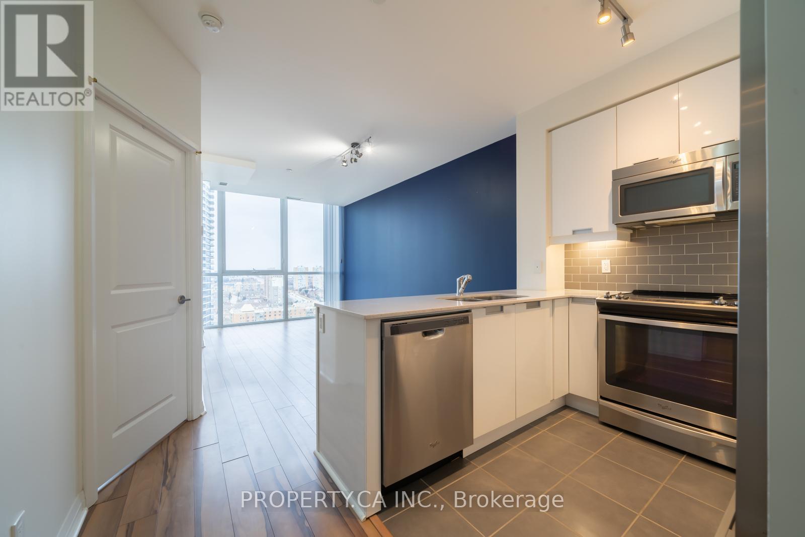 2103 - 55 Eglinton Avenue W, Mississauga, Ontario  L5R 0E4 - Photo 7 - W12823918