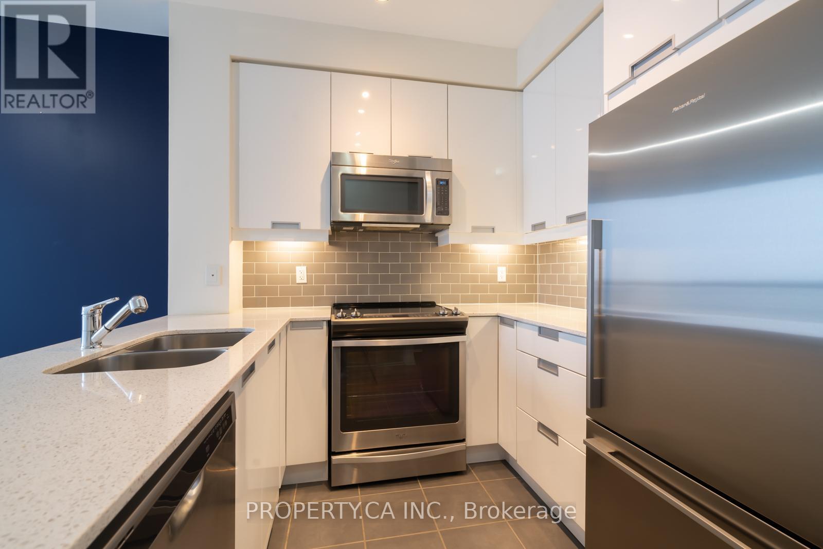 2103 - 55 Eglinton Avenue W, Mississauga, Ontario  L5R 0E4 - Photo 9 - W12823918