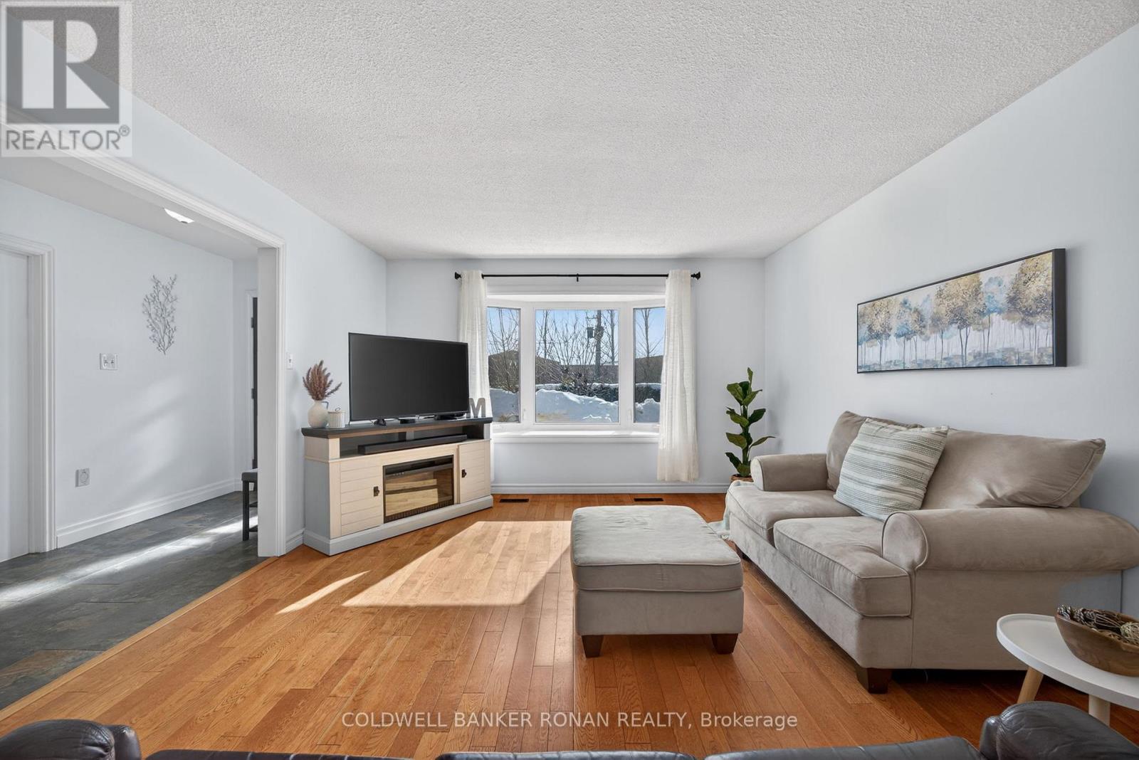 191 Ellwood Drive W, Caledon, Ontario  L7E 4W6 - Photo 6 - W12823948