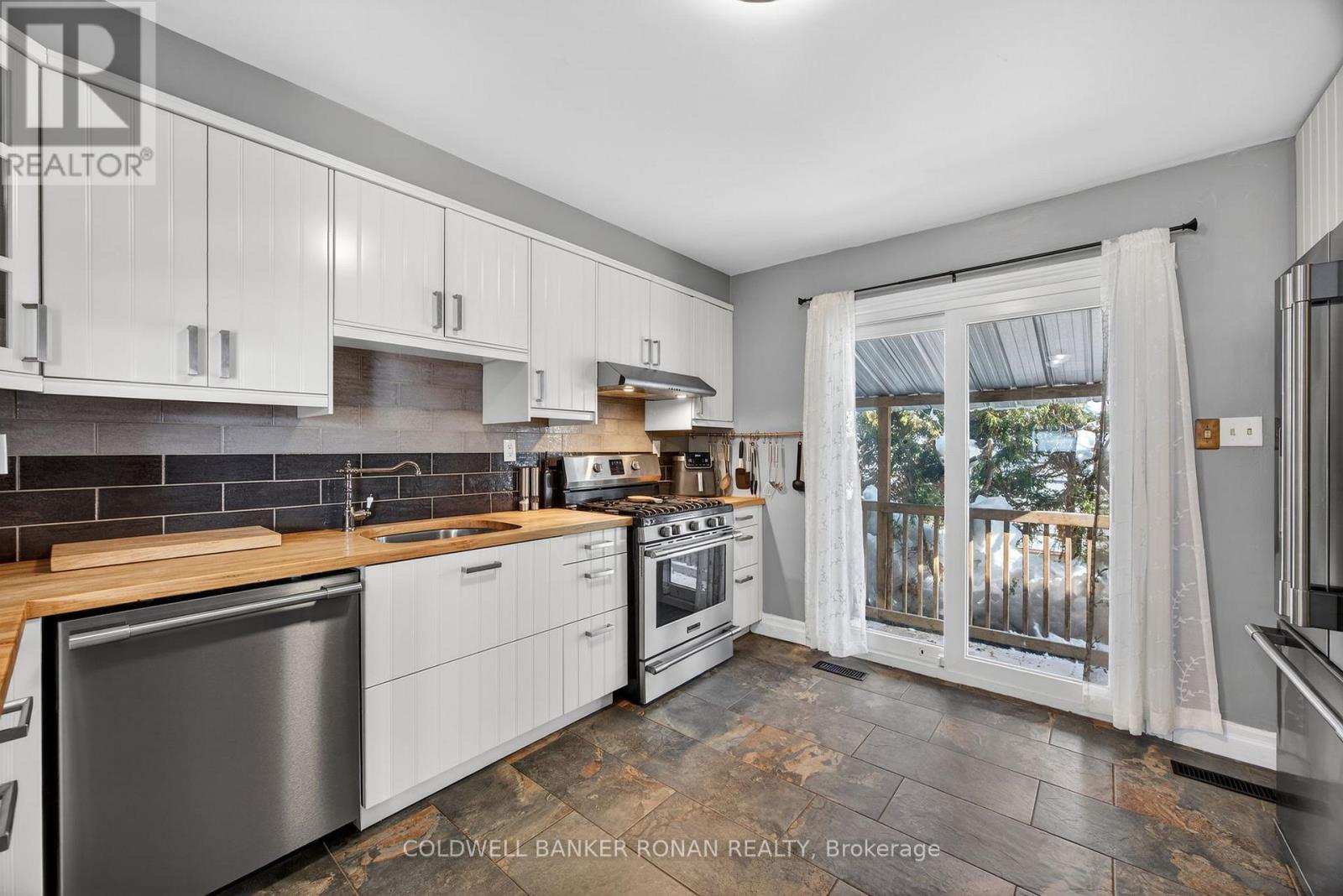 191 Ellwood Drive W, Caledon, Ontario  L7E 4W6 - Photo 9 - W12823948