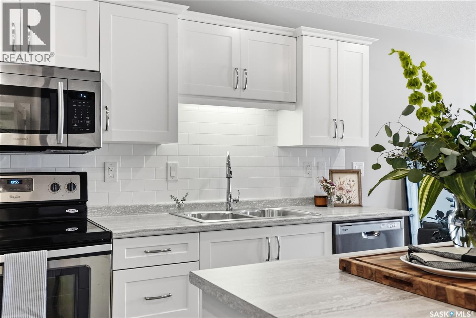 2105 104 Willis Crescent, Saskatoon, Saskatchewan  S7T 0Y2 - Photo 6 - SK029198