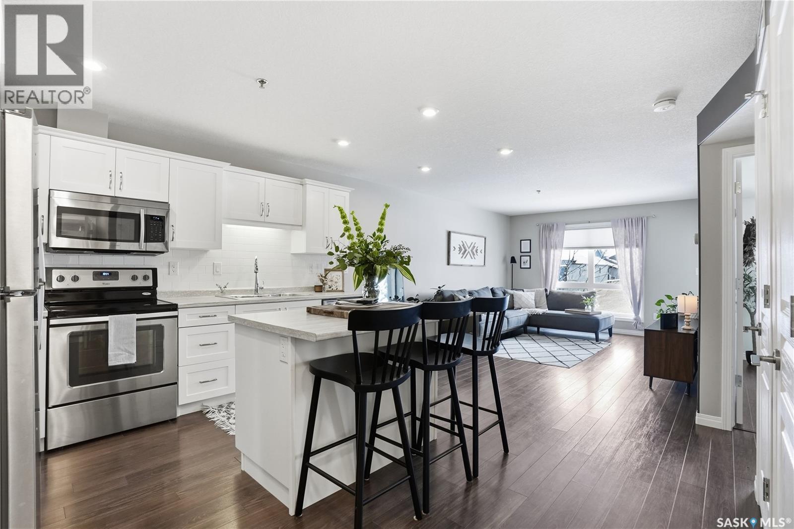 2105 104 Willis Crescent, Saskatoon, Saskatchewan  S7T 0Y2 - Photo 5 - SK029198