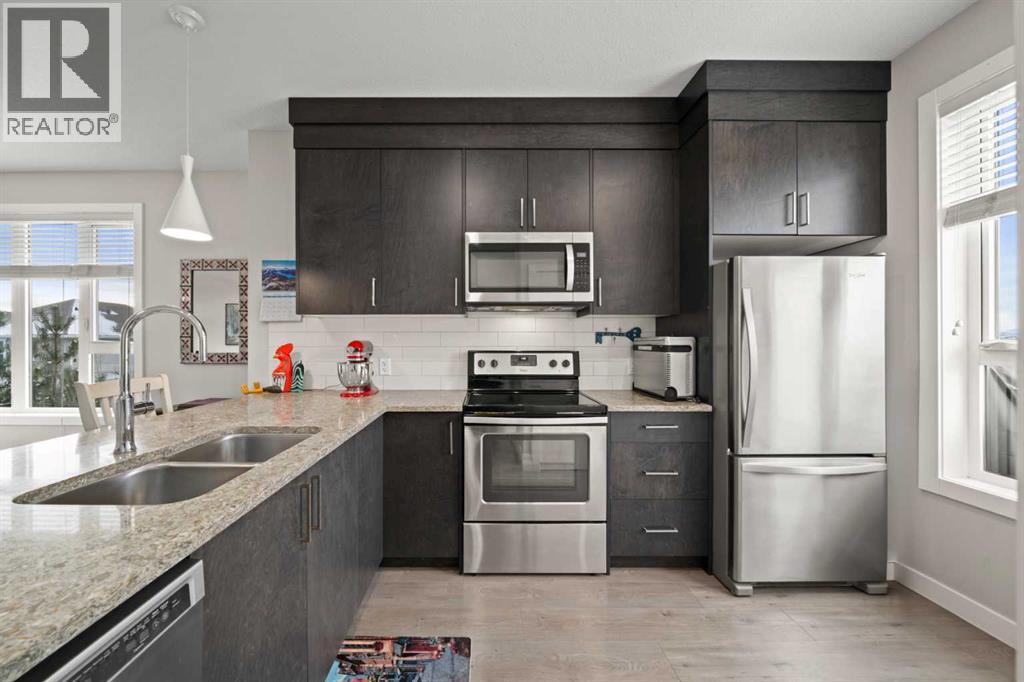 512 Drake Landing Wynd, Okotoks, Alberta  T1S 5R1 - Photo 6 - A2276304