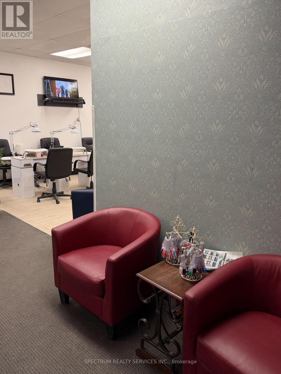 102 - 150 West Street, Norfolk, Ontario N3Y 2Z4 - Photo 2 - X12823770