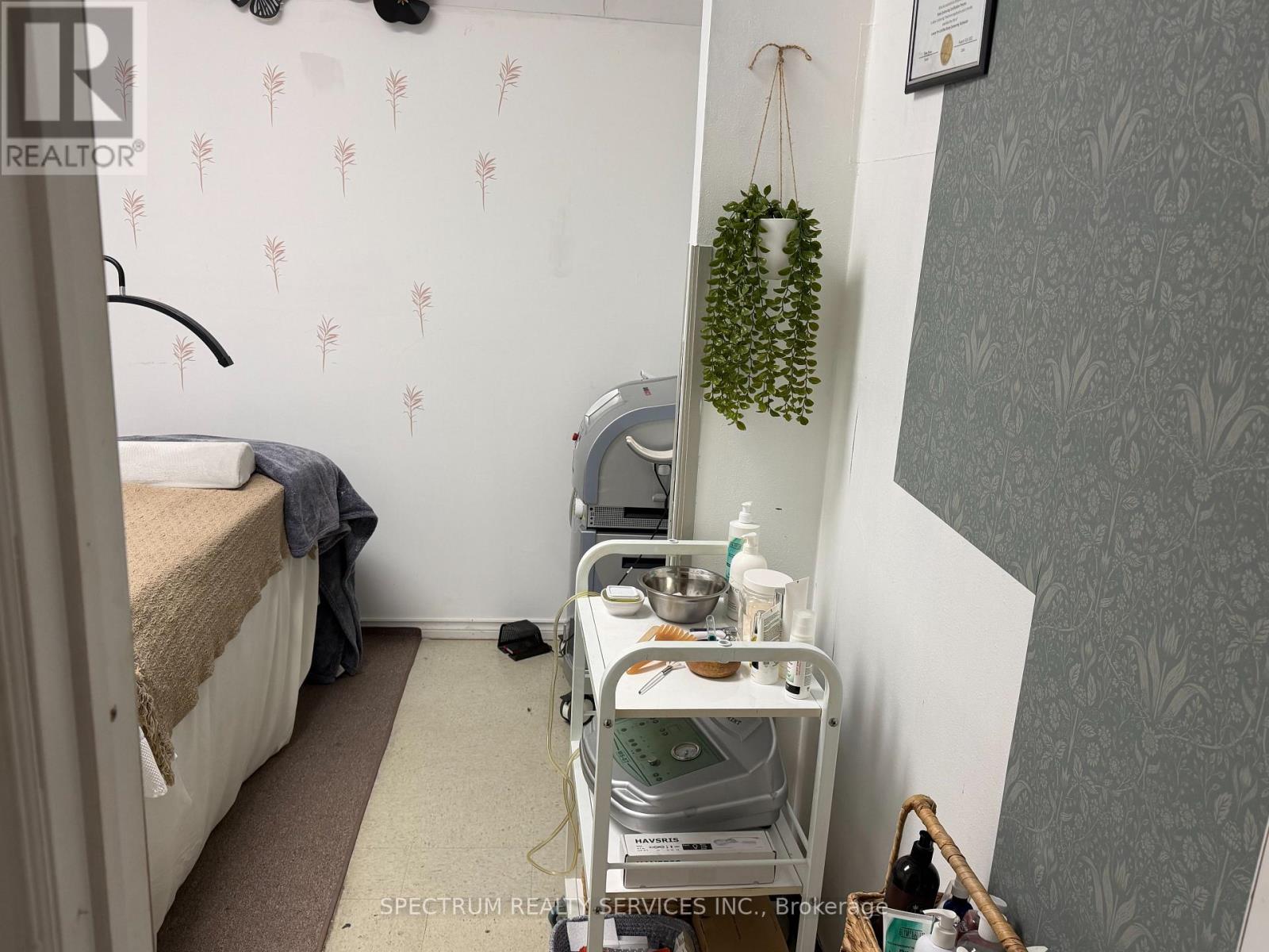 102 - 150 West Street, Norfolk, Ontario N3Y 2Z4 - Photo 9 - X12823770