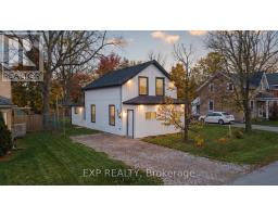 18 FOSTER AVENUE, Guelph, Ontario