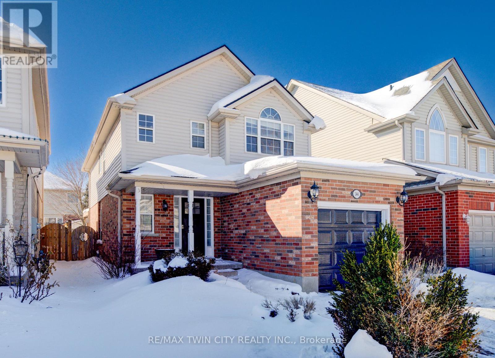 144 Patton Drive, Cambridge, Ontario  N3C 4L4 - Photo 2 - X12823814