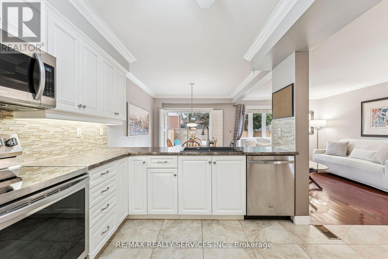 14 Mckinley Crescent, Caledon, Ontario  L7C 1G9 - Photo 18 - W12758144