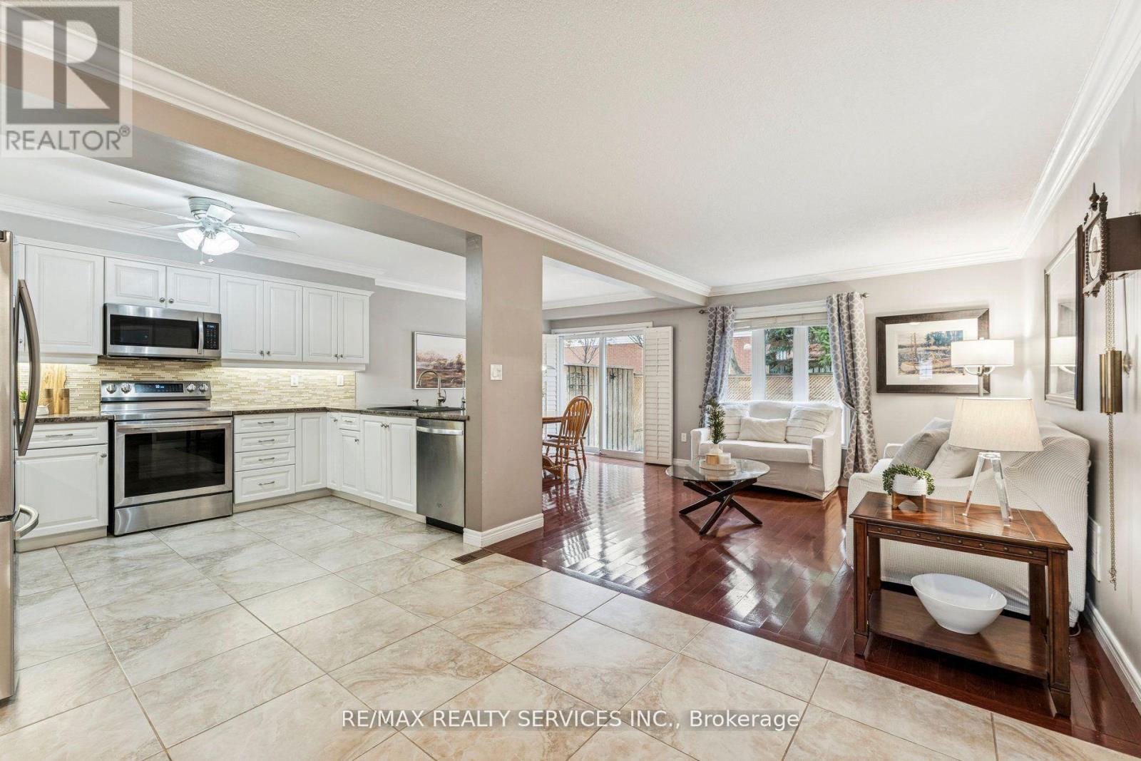 14 Mckinley Crescent, Caledon, Ontario  L7C 1G9 - Photo 7 - W12758144