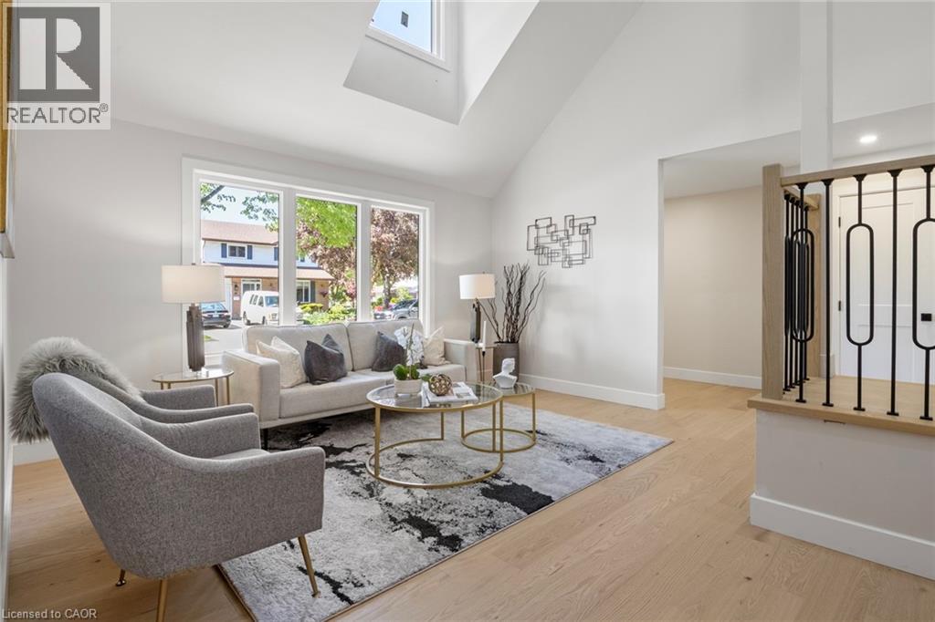 92 Scenic Wood Crescent, Kitchener, Ontario  N2A 3N6 - Photo 4 - 40808022