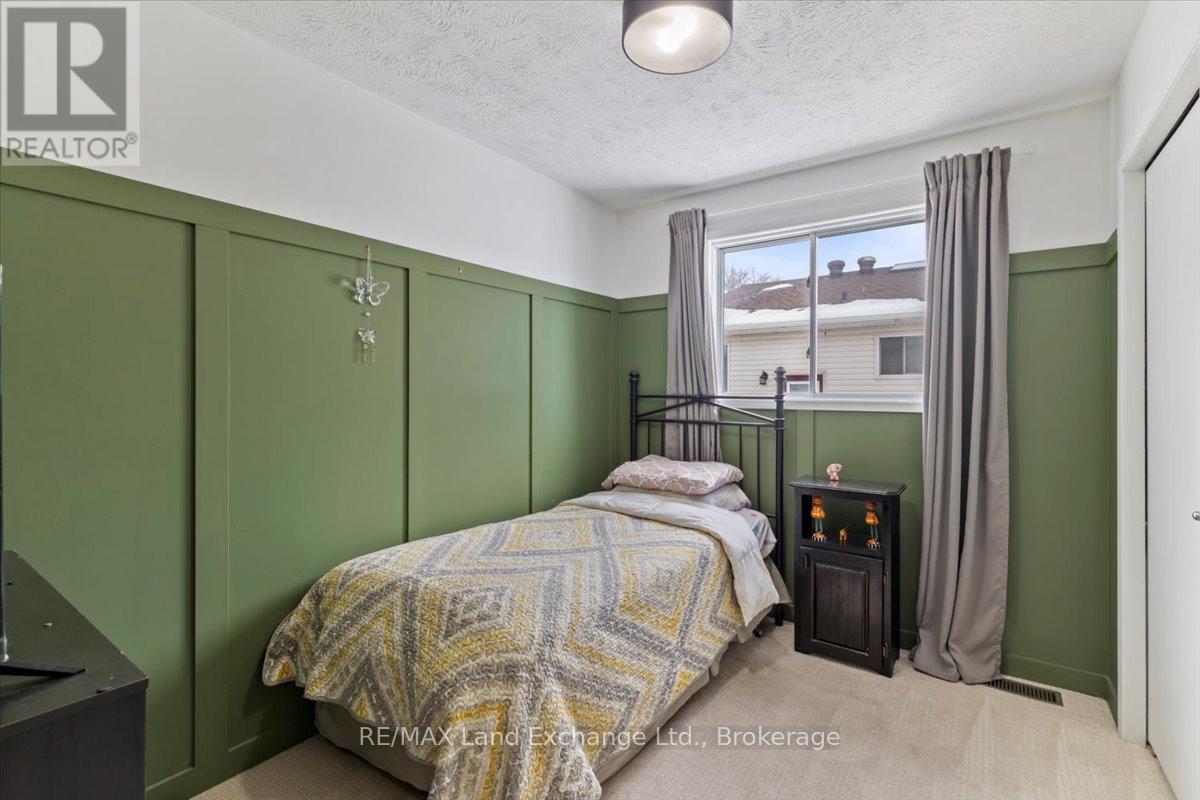 283 Bricker Street, Saugeen Shores, Ontario N0H 2C1 - Photo 10 - X12823962