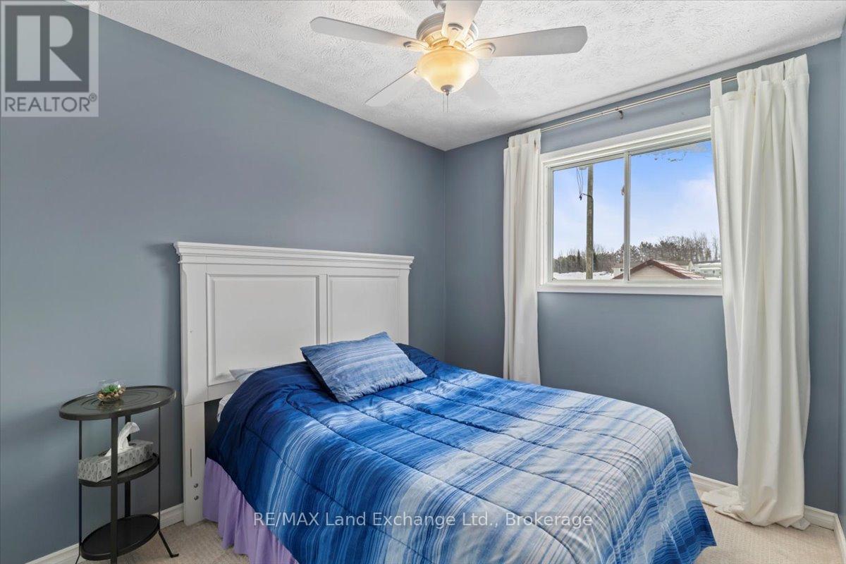 283 Bricker Street, Saugeen Shores, Ontario N0H 2C1 - Photo 11 - X12823962