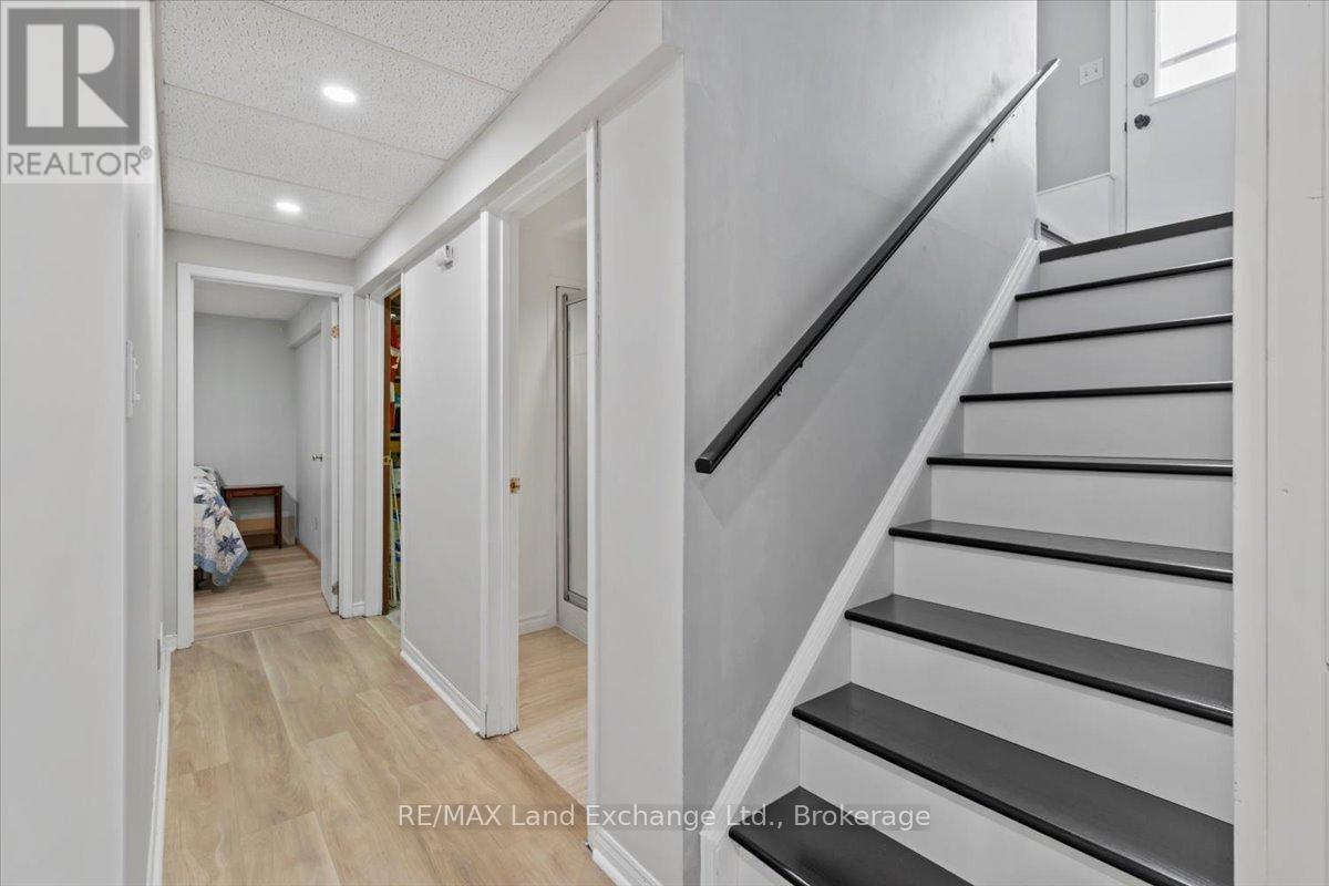 283 Bricker Street, Saugeen Shores, Ontario N0H 2C1 - Photo 17 - X12823962