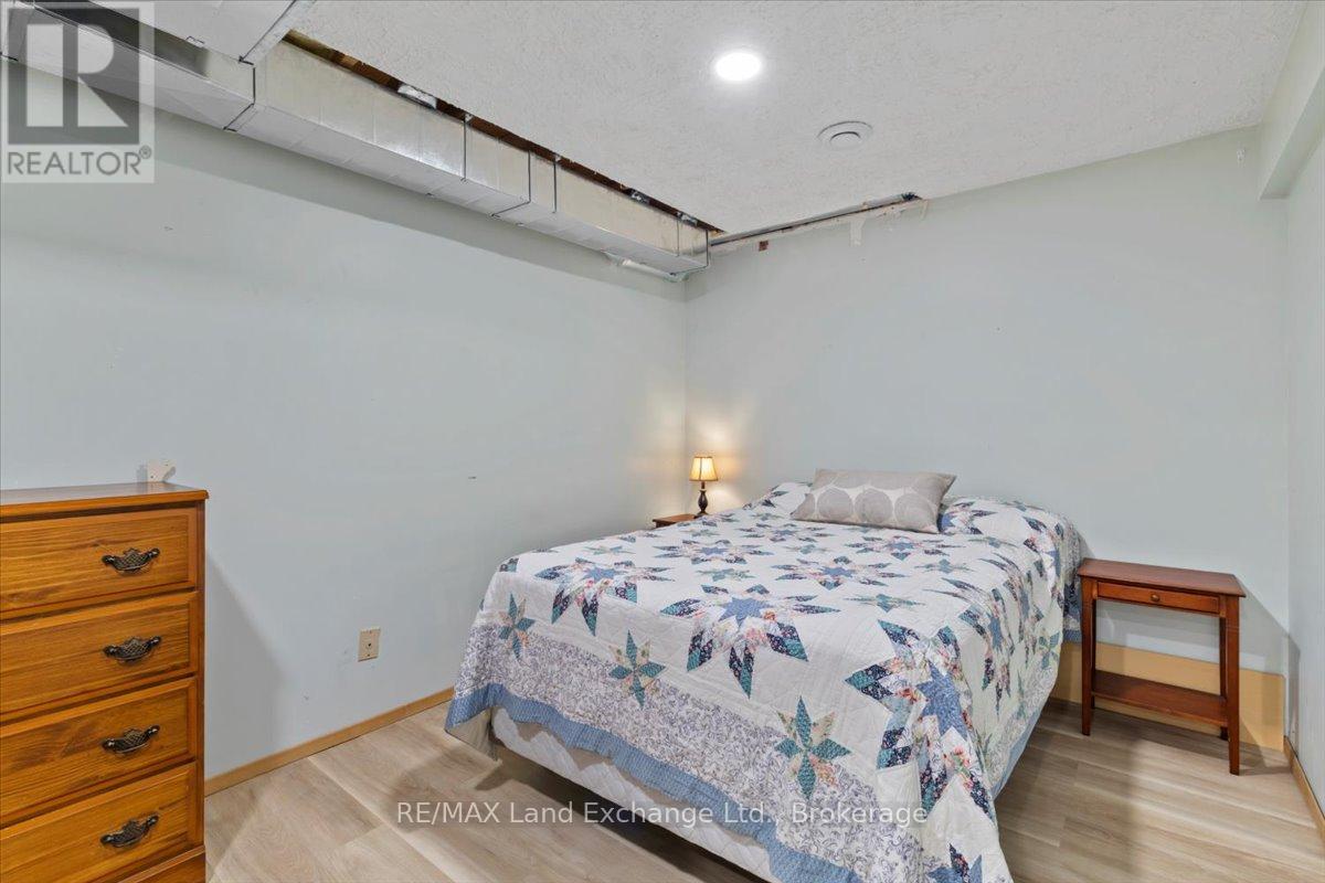 283 Bricker Street, Saugeen Shores, Ontario N0H 2C1 - Photo 23 - X12823962