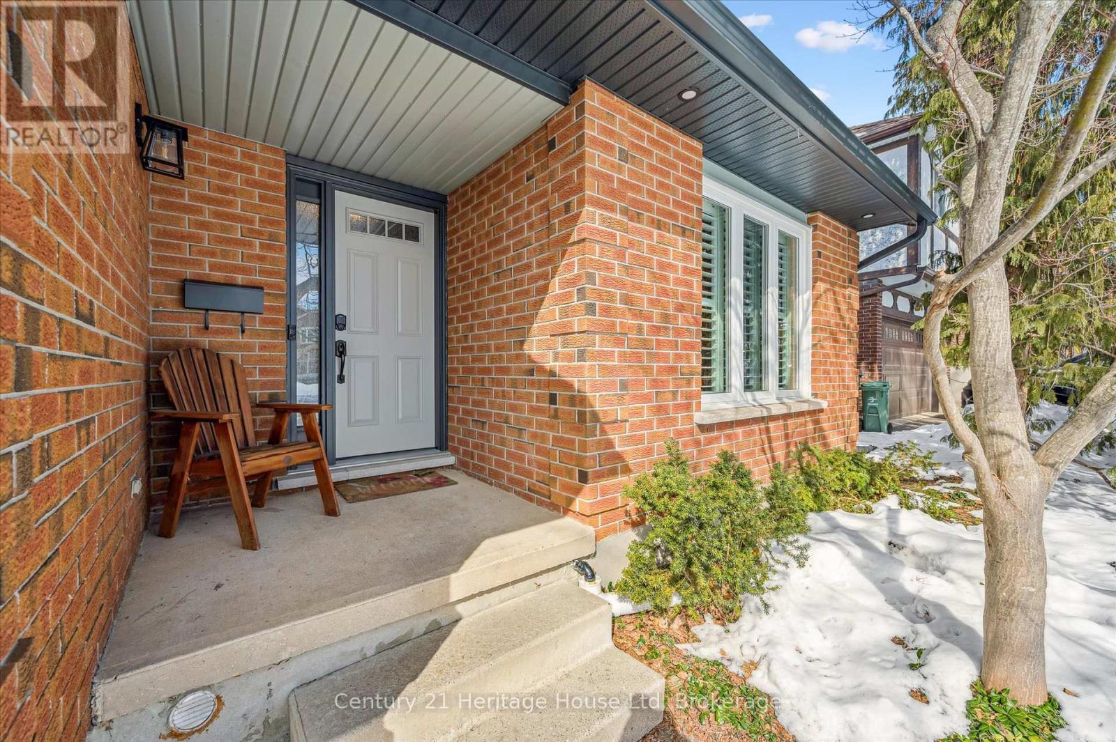 117 Woodborough Road, Guelph, Ontario N1G 3L7 - Photo 6 - X12823982