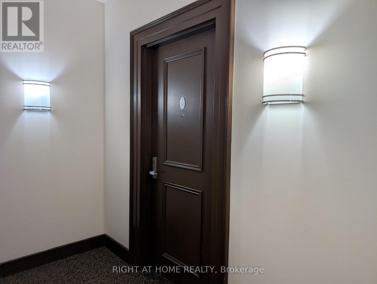 1804 - 70 Landry Street, Ottawa, Ontario  K1L 0A8 - Photo 2 - X12823996