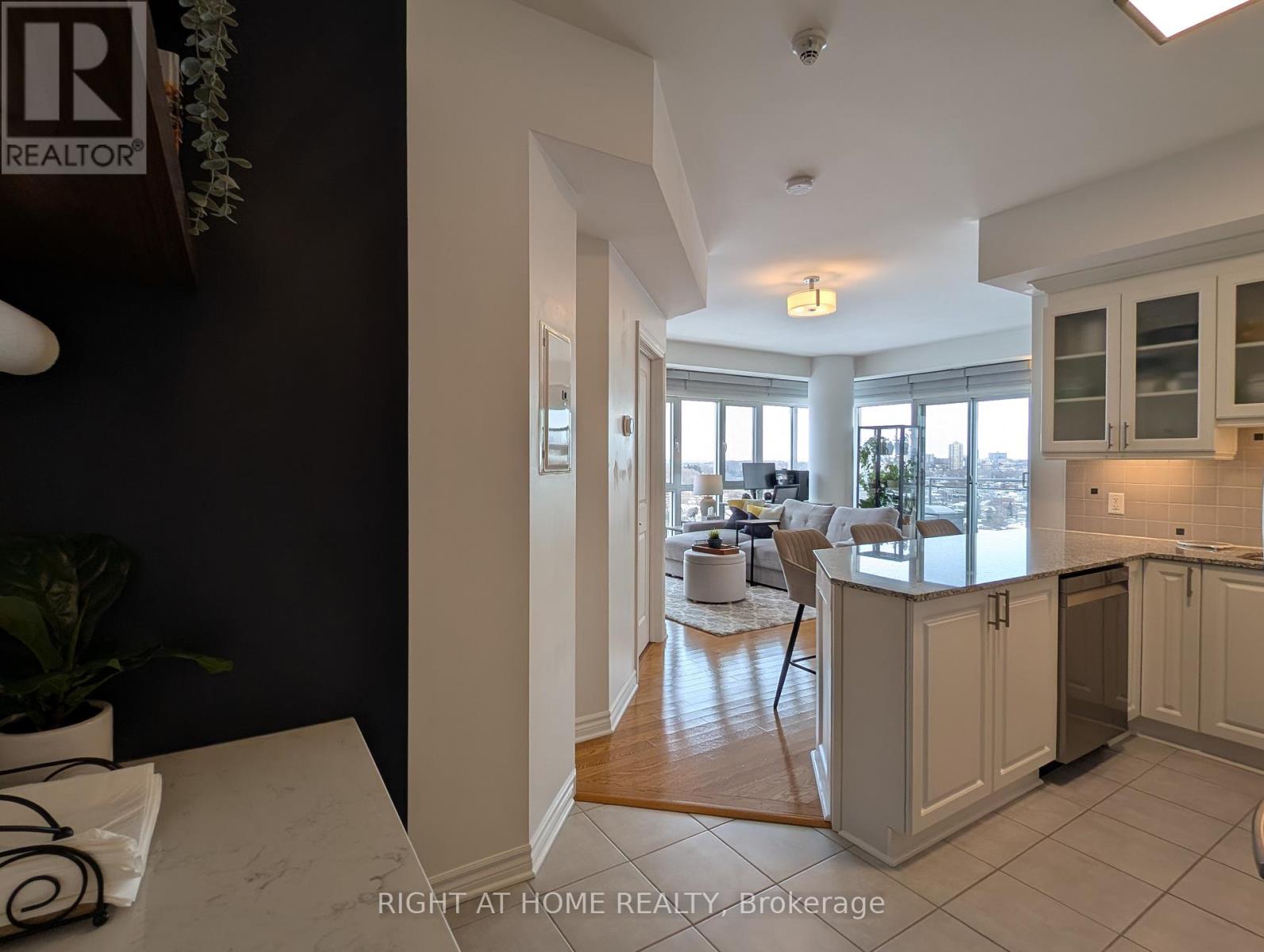 1804 - 70 Landry Street, Ottawa, Ontario  K1L 0A8 - Photo 7 - X12823996