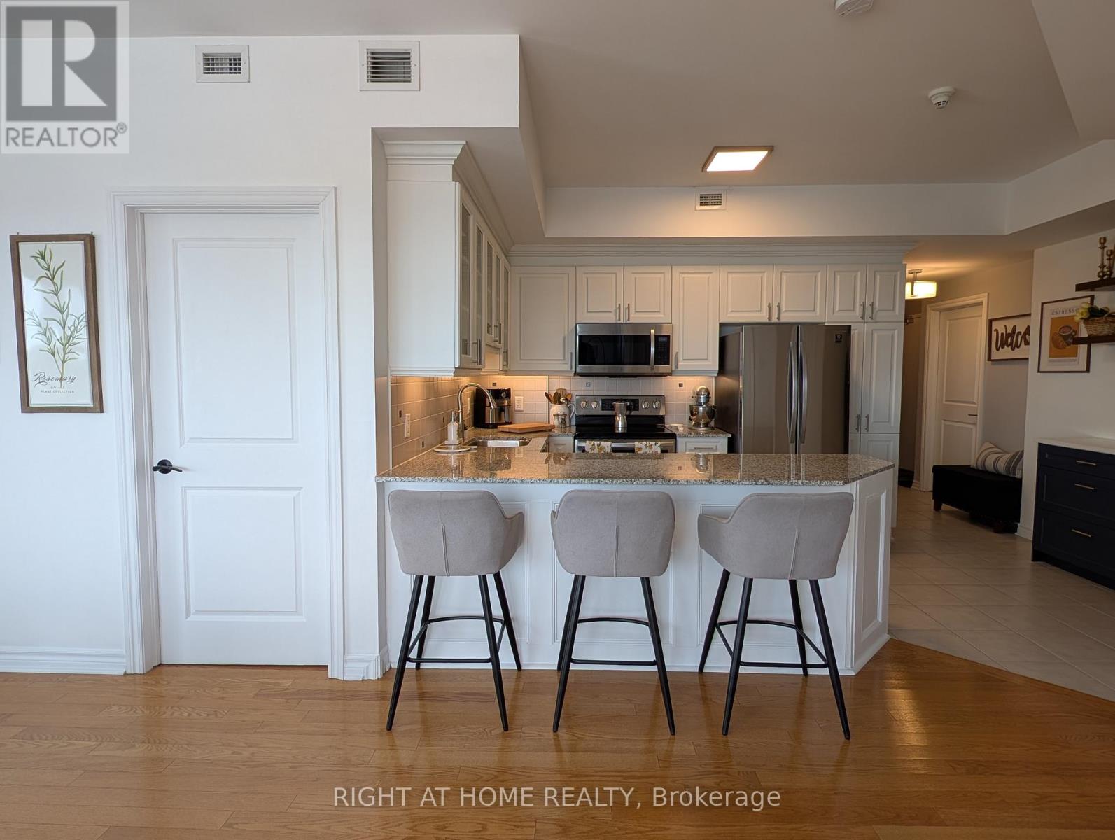 1804 - 70 Landry Street, Ottawa, Ontario  K1L 0A8 - Photo 9 - X12823996