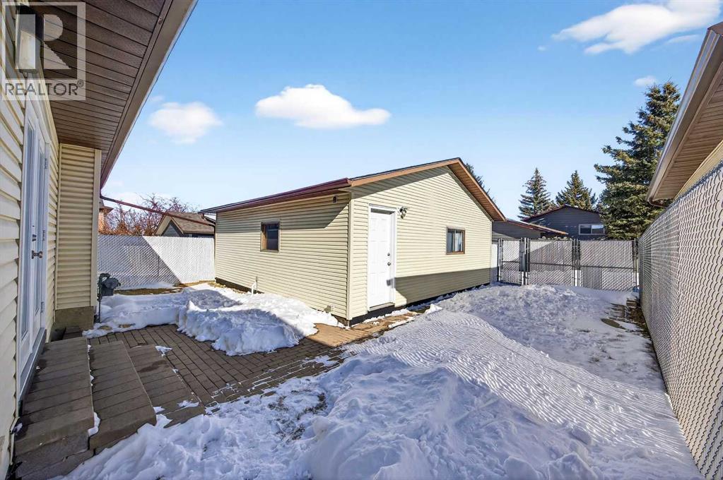 128 Bermuda Drive Nw, Calgary, Alberta  T3K 1H8 - Photo 42 - A2286966