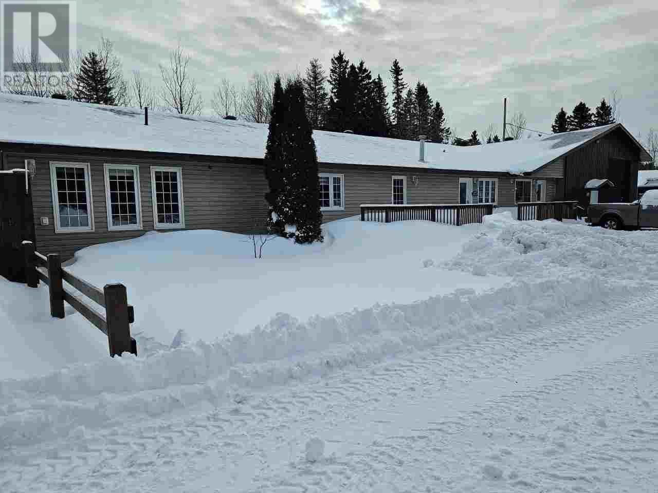 110 Peninsula Road, Marathon, Ontario  P0T 2E0 - Photo 2 - TB250430