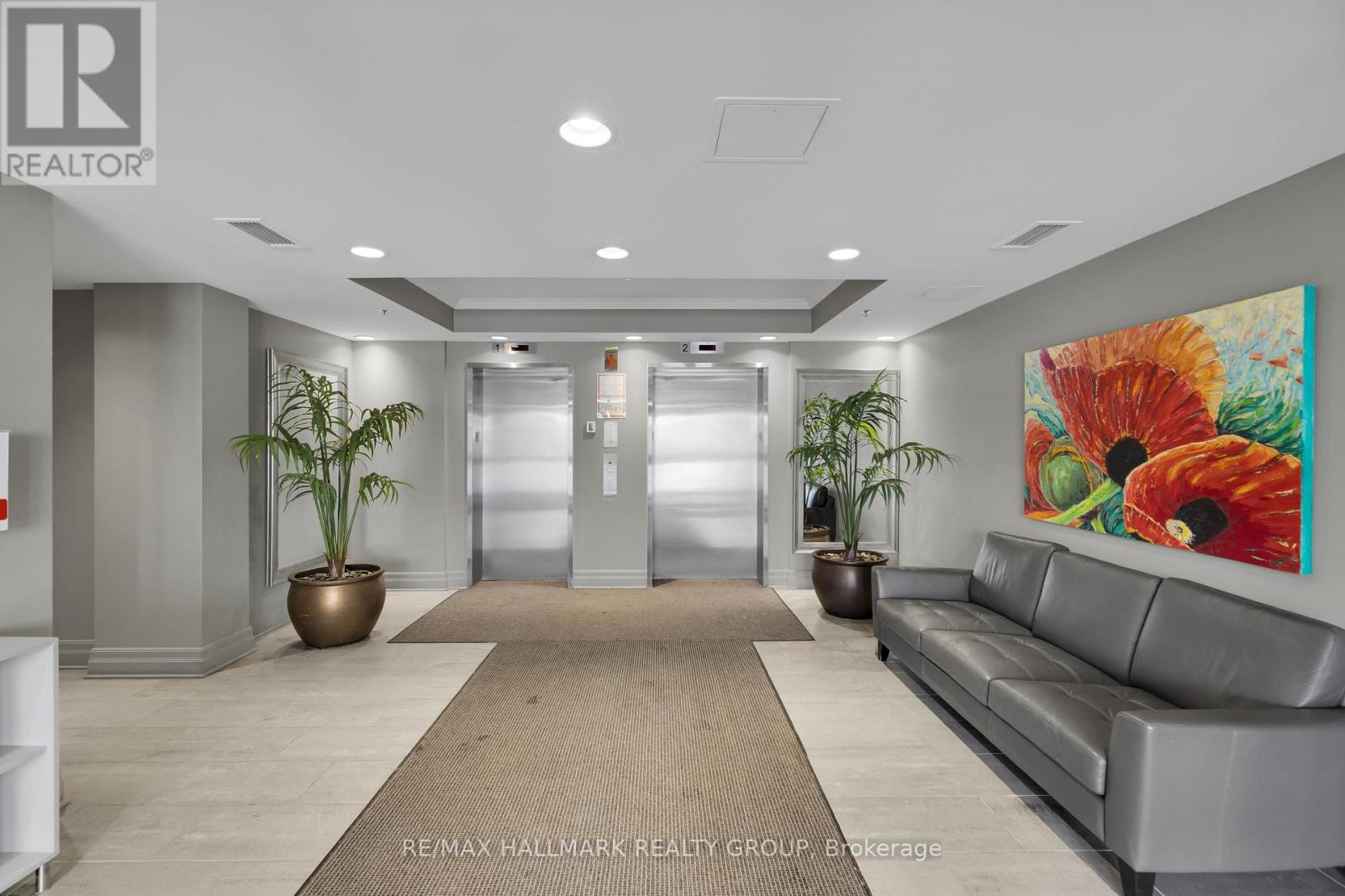 203 - 260 Besserer Street, Ottawa, Ontario  K1N 1J3 - Photo 4 - X12824052