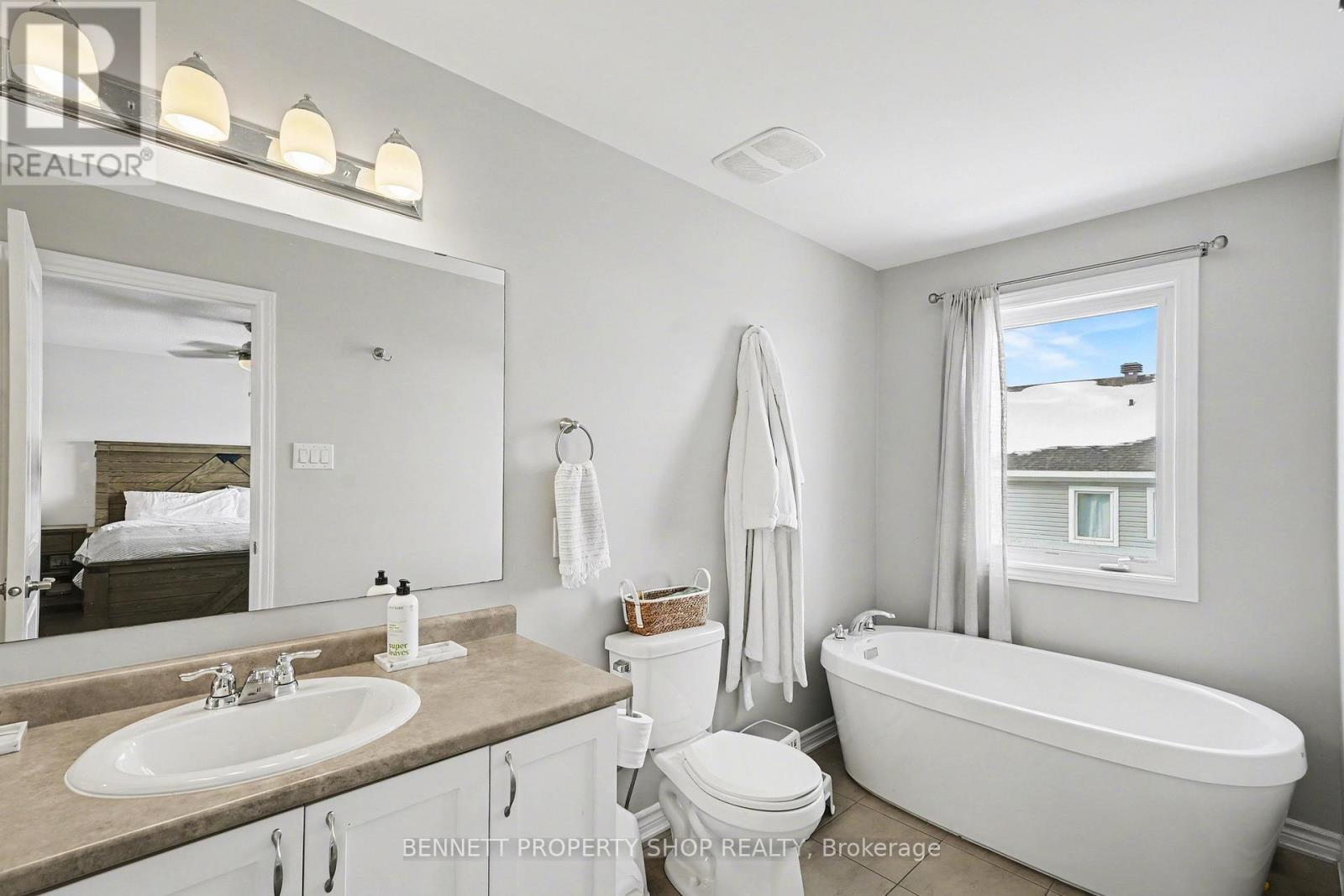 159 Conifer Creek Circle, Ottawa, Ontario  K2M 0M2 - Photo 12 - X12824058