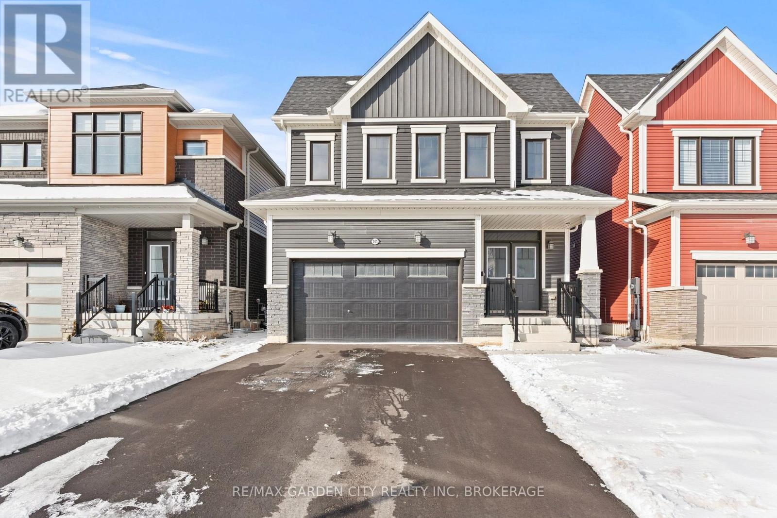 141 Higgins Avenue, Thorold, Ontario  L3B 5N5 - Photo 1 - X12824032