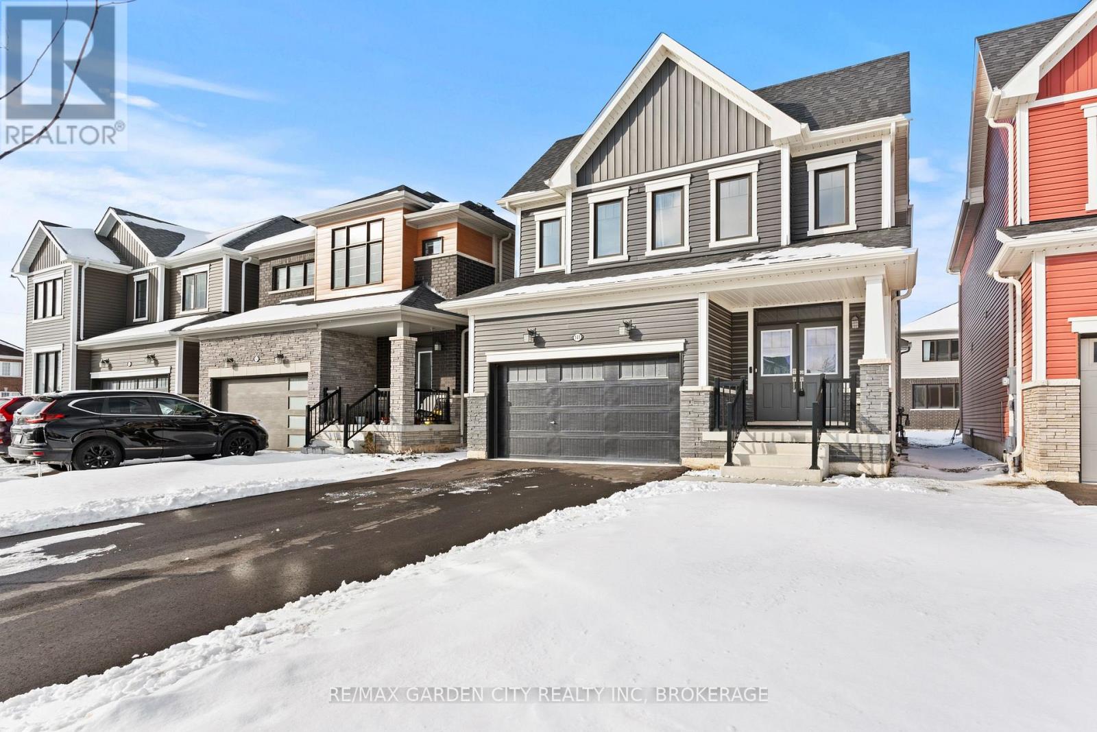 141 Higgins Avenue, Thorold, Ontario  L3B 5N5 - Photo 3 - X12824032