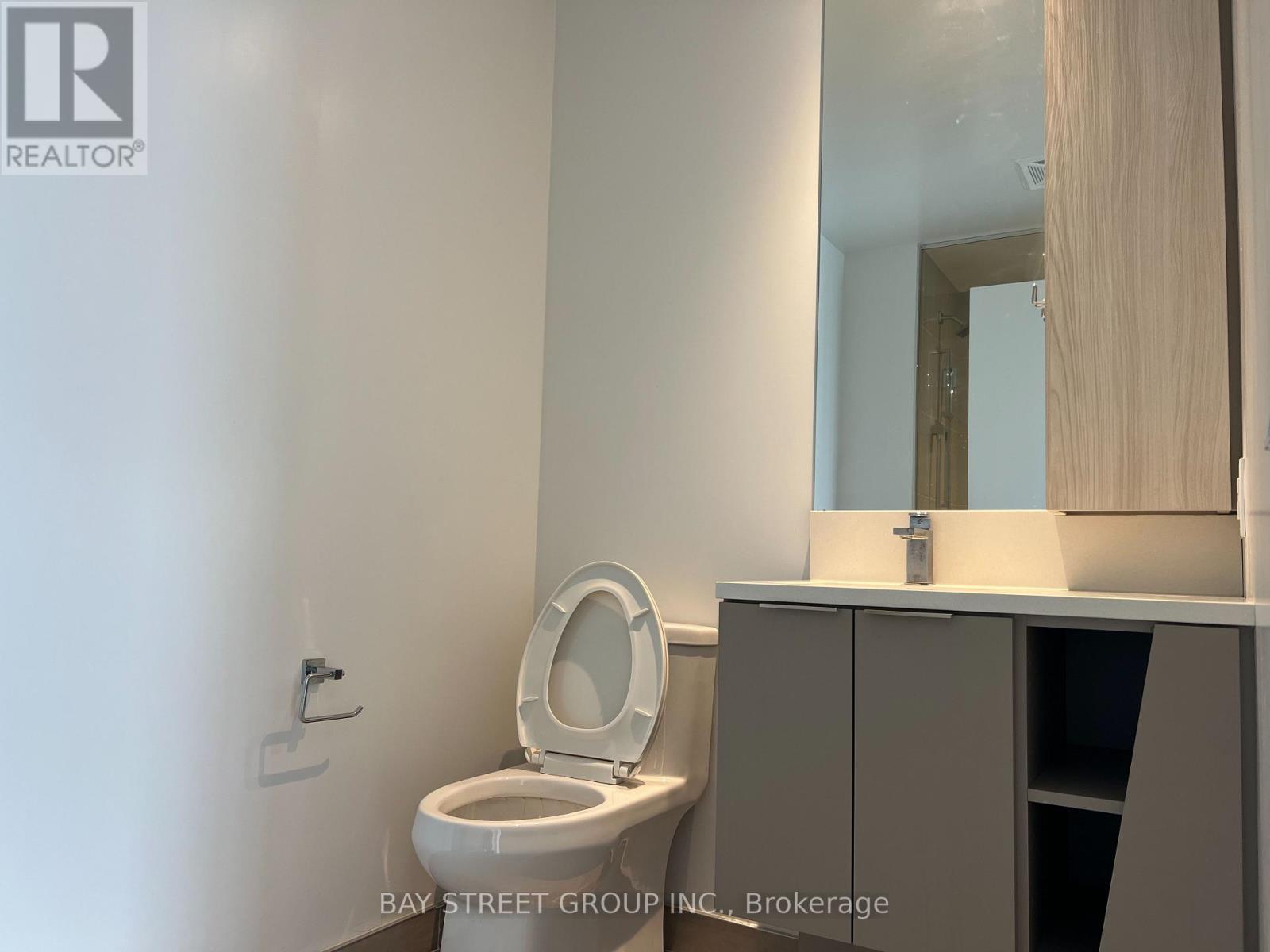 5207 - 3900 Confederation Parkway, Mississauga, Ontario  L5B 0M3 - Photo 6 - W12823438