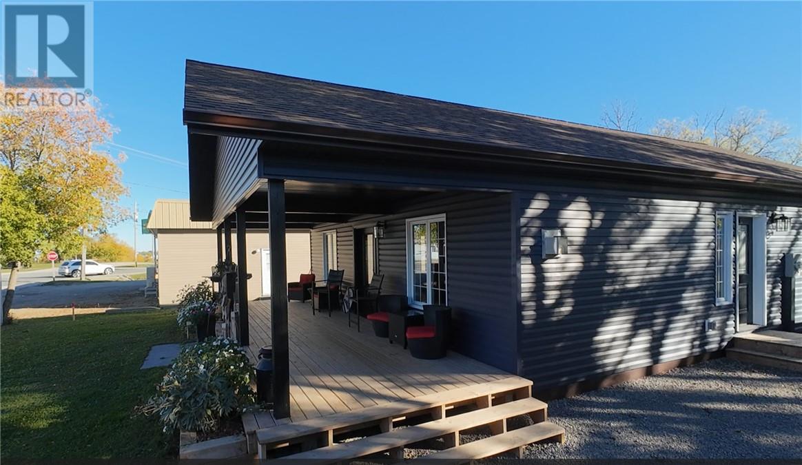 29 Vankoughnet  St. E., Little Current, Ontario  P0P 1K0 - Photo 11 - 2125248