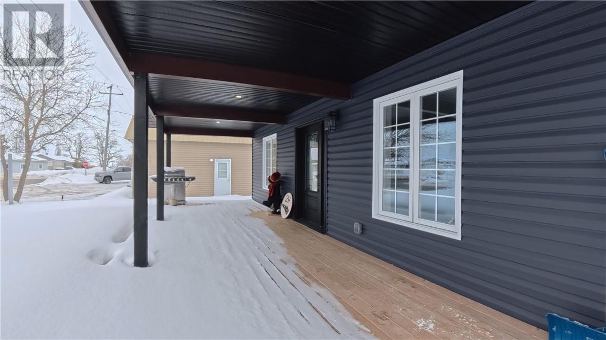 29 Vankoughnet  St. E., Little Current, Ontario  P0P 1K0 - Photo 6 - 2125248